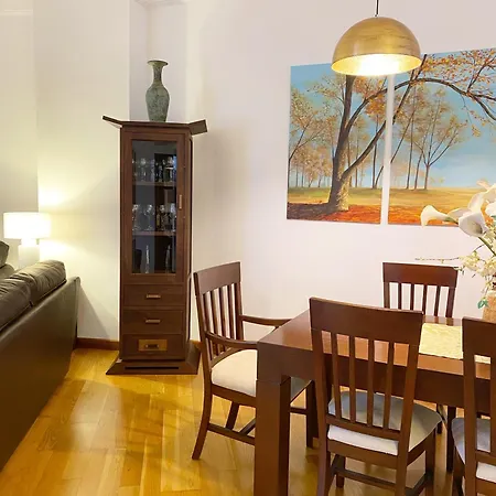 Domus Altiora Centro Apartment *